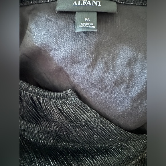 🖤 NWT! Alfani Metallic Peasant Blouse - Picture 2 of 3